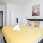 Top Floor Luxury 2 Bedroom apartment bedroom