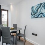 Deluxe 1 bedroom apartment dining area