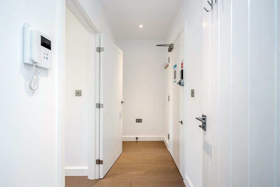 Deluxe 1 bedroom apartment hallway